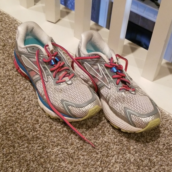 AUTHENTIC Brooks Ravenna Tennis Shoes - Picture 1 of 5